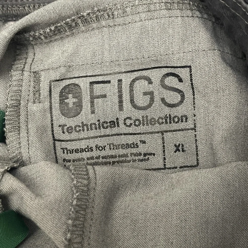 FIGS Axim Cargo Scrub Pants Mens Sz XL Graphite Gray T2001